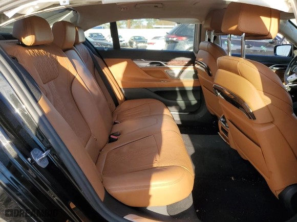 2020 BMW 7 Series 740i xDrive with VIN WBA7T4C04LCD18344, listed as a Copart auction lot 82823384 with 0 mi miles and Salvage Title. Bid and sale history available at carsss.com. Image 10.