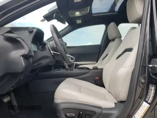 2022 Lexus UX 200 z VIN JTHX3JBH9N2054938, wystawiony jako Copart lot #43940695 z przebiegiem 27 002 mil mil oraz Szkoda całkowita • Salvage title. Historia ofert i sprzedaży dostępna na DreamBid. Obrazek 7.