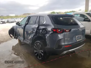 2023 Mazda CX-50 Premium Plus z VIN 7MMVABEY7PN111204, wystawiony jako Copart lot #44096543 z przebiegiem 6 476 mil mil oraz . Historia ofert i sprzedaży dostępna na DreamBid. Obrazek 2.