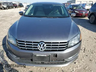 2015 Volkswagen Passat S with VIN 1VWAS7A30FC113371, listed as a Copart auction lot 52119765 with 162,431 mi miles and Clean title. Bid and sale history available at DreamBid. Image 5.