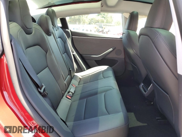 2025 Tesla Model 3 Long Range z VIN 5YJ3E1EA1SF931133, wystawiony jako Copart lot #57804915 z przebiegiem 1 226 mil mil oraz Szkoda całkowita • Salvage title. Historia ofert i sprzedaży dostępna na DreamBid. Obrazek 10.