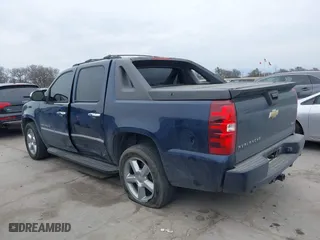 2011 Chevrolet Avalanche LTZ with VIN 3GNTKGE32BG251904, listed as a IAAI auction lot 41677307 with 143,653 mi miles. Bid and sale history available at carsss.com. Image 14.