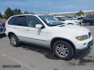 2005 BMW X5 3.0i with VIN 5UXFA135X5LY01429, listed as a IAAI auction lot 42045899 with 158,533 mi miles. Bid and sale history available at carsss.com. Image 1.