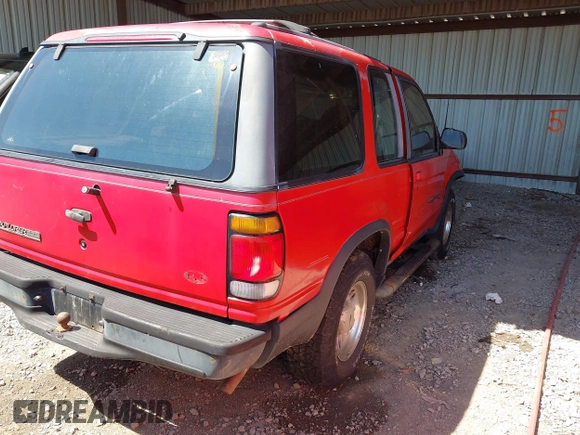 1996 Ford Explorer z VIN 1FMCU24X3TUA68712, wystawiony jako IAAI lot #41976840 z przebiegiem 274 887 mil mil oraz . Historia ofert i sprzedaży dostępna na DreamBid. Obrazek 4.