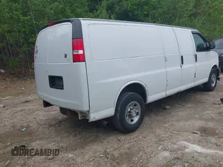2017 Chevrolet Express Cargo z VIN 1GCWGBFF4H1289693, wystawiony jako IAAI lot #42310038 z przebiegiem 152 692 mil mil oraz . Historia ofert i sprzedaży dostępna na DreamBid. Obrazek 4.