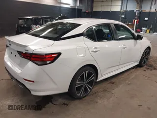 2021 Nissan Sentra SR z VIN 3N1AB8DVXMY320878, wystawiony jako IAAI lot #41911623 z przebiegiem 13 134 mil mil oraz . Historia ofert i sprzedaży dostępna na DreamBid. Obrazek 4.