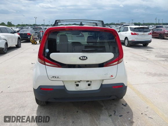 2020 Kia Soul LX with VIN KNDJ23AU6L7718360, listed as a IAAI auction lot 41975575 with 39,432 mi miles. Bid and sale history available at carsss.com. Image 17.