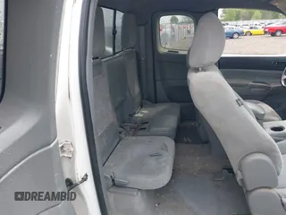 2010 Toyota Tacoma PreRunner z VIN 5TETU4GN2AZ738605, wystawiony jako IAAI lot #42057488 z przebiegiem 233 974 mil mil oraz . Historia ofert i sprzedaży dostępna na DreamBid. Obrazek 8.