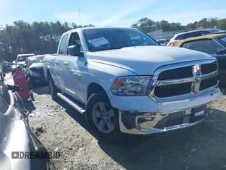 2018 Ram 1500 SLT z VIN 1C6RR6GG1JS317589, wystawiony jako IAAI lot #41329232 z przebiegiem 38 398 mil mil oraz . Historia ofert i sprzedaży dostępna na DreamBid. Obrazek 1.