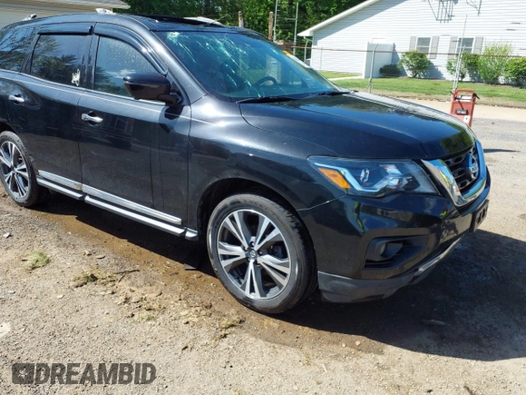 2020 Nissan Pathfinder Platinum z VIN 5N1DR2DM6LC580398, wystawiony jako IAAI lot #42224602 z przebiegiem 85 297 mil mil oraz . Historia ofert i sprzedaży dostępna na DreamBid. Obrazek 1.