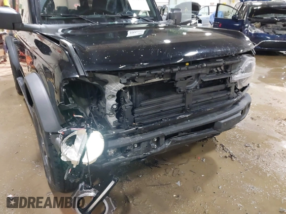 2023 Ford Bronco with VIN 1FMEE5BP1PLB34406, listed as a IAAI auction lot 41270327 with 25,536 mi miles. Bid and sale history available at carsss.com. Image 6.