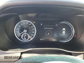 2022 Genesis G70 2.0T z VIN KMTG34TA5NU085937, wystawiony jako Copart lot #47049485 z przebiegiem 25 470 mil mil oraz Szkoda całkowita • Salvage title. Historia ofert i sprzedaży dostępna na DreamBid. Obrazek 9.