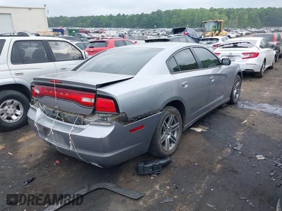 2013 Dodge Charger SE z VIN 2C3CDXBG2DH639121, wystawiony jako IAAI lot #42097775 z przebiegiem 240 743 mil mil oraz . Historia ofert i sprzedaży dostępna na DreamBid. Obrazek 4.