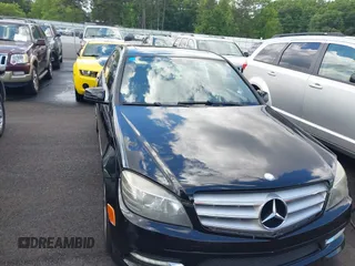 2011 Mercedes-Benz C 300 Sport z VIN WDDGF8BB9BR138442, wystawiony jako IAAI lot #42191668 z przebiegiem 114 255 mil mil oraz . Historia ofert i sprzedaży dostępna na DreamBid. Obrazek 6.