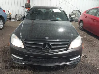 2011 Mercedes-Benz C 300 Sport z VIN WDDGF8BB8BR185865, wystawiony jako IAAI lot #41375556 z przebiegiem 125 156 mil mil oraz . Historia ofert i sprzedaży dostępna na DreamBid. Obrazek 12.