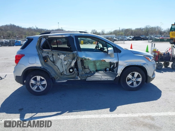 2018 Chevrolet Trax LT with VIN KL7CJLSB4JB734606, listed as a IAAI auction lot 41838892 with 42,122 mi miles. Bid and sale history available at carsss.com. Image 13.