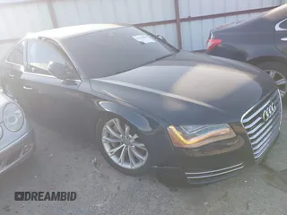 2011 Audi A8 z VIN WAUAVAFD4BN021264, wystawiony jako IAAI lot #41756709 z przebiegiem 121 390 mil mil oraz . Historia ofert i sprzedaży dostępna na DreamBid. Obrazek 1.
