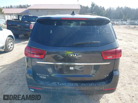 2020 Kia Sedona LX with VIN KNDMB5C13L6617567, listed as a IAAI auction lot 41774812 with 68,500 mi miles. Bid and sale history available at carsss.com. Image 17.