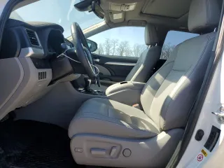 2019 Toyota Highlander SE with VIN 5TDJZRFH9KS574902, listed as a Copart auction lot 51148115 with 46,453 mi miles and Salvage Title. Bid and sale history available at carsss.com. Image 7.