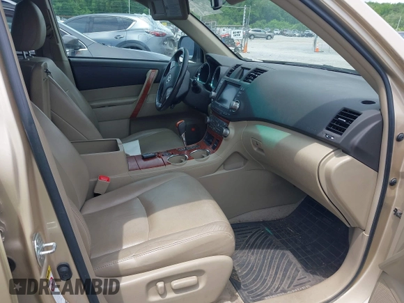 2010 Toyota Highlander Limited with VIN 5TDDK3EH7AS038559, listed as a IAAI auction lot 42296754 with 212,958 mi miles and . Bid and sale history available at DreamBid. Image 5.