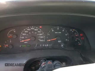 2002 Ford Excursion XLT z VIN 1FMNU41S72EB48066, wystawiony jako Copart lot #87483144 z przebiegiem 192 298 mil mil oraz Szkoda całkowita • Salvage title. Historia ofert i sprzedaży dostępna na DreamBid. Obrazek 9.