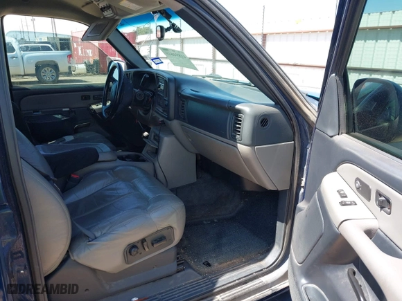 2002 Chevrolet Tahoe LT with VIN 1GNEC13Z52R257092, listed as a IAAI auction lot 41894646 with 333,103 mi miles. Bid and sale history available at carsss.com. Image 5.