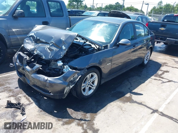 2008 BMW 3 Series 328i z VIN WBAVA37568NL46961, wystawiony jako IAAI lot #42220399 z przebiegiem 116 823 mil mil oraz . Historia ofert i sprzedaży dostępna na DreamBid. Obrazek 2.
