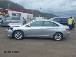 2015 Toyota Camry XLE with VIN 4T4BF1FK4FR498406, listed as a IAAI auction lot 41945968 with 178,070 mi miles. Bid and sale history available at carsss.com. Image 14.