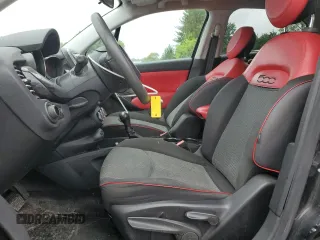 2016 FIAT 500X Easy z VIN ZFBCFXBT6GP401259, wystawiony jako Copart lot #58489905 z przebiegiem 109 408 mil mil oraz Szkody całkowita. Historia ofert i sprzedaży dostępna na DreamBid. Obrazek 7.
