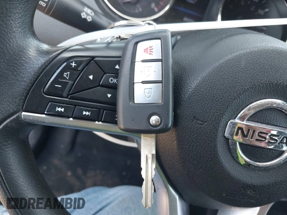 2020 Nissan Rogue SV with VIN JN8AT2MT8LW003987, listed as a IAAI auction lot 42060398 with 88,252 mi miles and . Bid and sale history available at DreamBid. Image 11.