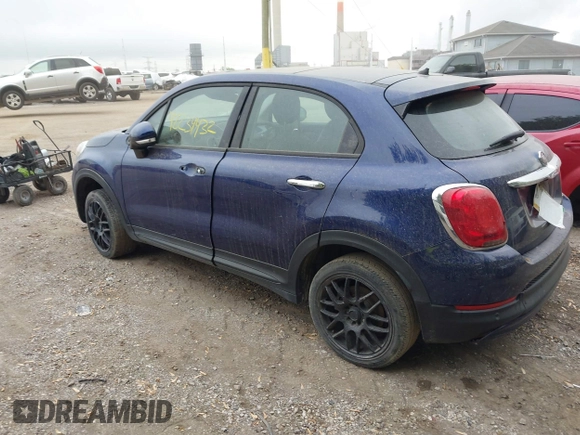 2017 FIAT 500X Pop z VIN ZFBCFYAB8HP535996, wystawiony jako IAAI lot #42234432 z przebiegiem 103 669 mil mil oraz . Historia ofert i sprzedaży dostępna na DreamBid. Obrazek 3.