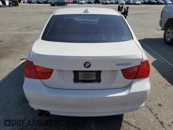 2009 BMW 3 Series 328i z VIN WBAPH57559NL79032, wystawiony jako Copart lot #52024355 z przebiegiem 115 036 mil mil oraz Szkoda całkowita • Salvage title. Historia ofert i sprzedaży dostępna na DreamBid. Obrazek 6.