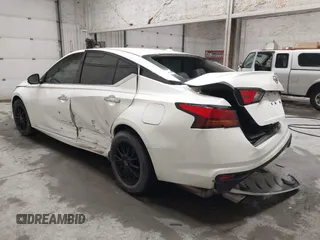 2019 Nissan Altima 2.5 Platinum with VIN 1N4BL4FW7KN304666, listed as a IAAI auction lot 41255237 with 36,863 mi miles. Bid and sale history available at carsss.com. Image 3.