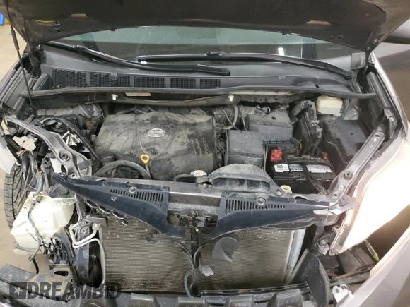 2017 Toyota Sienna SE with VIN 5TDXZ3DC2HS816940, listed as a Copart auction lot 52924865 with 205,900 mi miles and Salvage Title. Bid and sale history available at carsss.com. Image 13.
