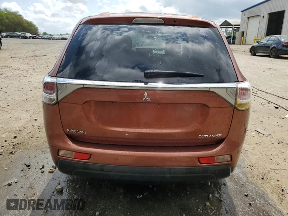 2014 Mitsubishi Outlander SE z VIN JA4AD3A35EZ018395, wystawiony jako Copart lot #51645775 z przebiegiem 159 641 mil mil oraz Szkoda całkowita • Salvage title. Historia ofert i sprzedaży dostępna na DreamBid. Obrazek 6.