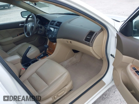 2003 Honda Accord EX with VIN 1HGCM66533A044677, listed as a IAAI auction lot 42440815 with 188,450 mi miles and . Bid and sale history available at DreamBid. Image 5.