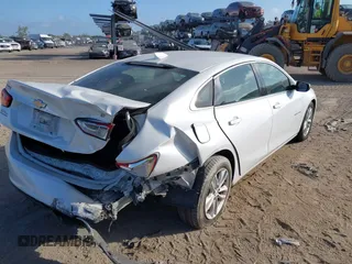 2018 Chevrolet Malibu LT with VIN 1G1ZD5ST8JF207503, listed as a IAAI auction lot 41955086 with 88,327 mi miles and . Bid and sale history available at carsss.com. Image 4.
