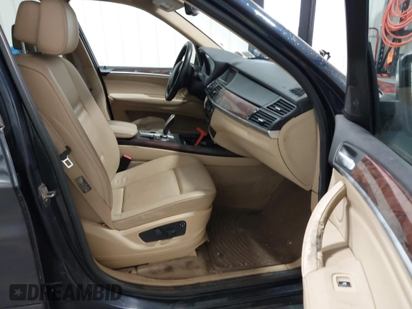 2010 BMW X5 35d with VIN 5UXFF0C50ALJ99887, listed as a IAAI auction lot 41585772 with 96,983 mi miles. Bid and sale history available at carsss.com. Image 5.