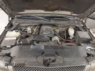 2003 Chevrolet Silverado 1500HD LS z VIN 1GCGK13U43F215122, wystawiony jako IAAI lot #42277237 z przebiegiem Nie podano mil oraz . Historia ofert i sprzedaży dostępna na DreamBid. Obrazek 10.