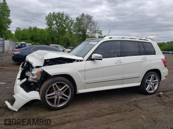 2010 Mercedes-Benz GLK 350 z VIN WDCGG8HB6AF481153, wystawiony jako Copart lot #56990725 z przebiegiem 137 231 mil mil oraz Szkoda całkowita • Salvage title. Historia ofert i sprzedaży dostępna na DreamBid. Obrazek 1.