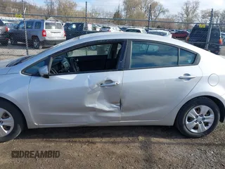 2018 Kia Forte LX with VIN 3KPFK4A77JE226083, listed as a IAAI auction lot 41917920 with 152,803 mi miles. Bid and sale history available at carsss.com. Image 14.