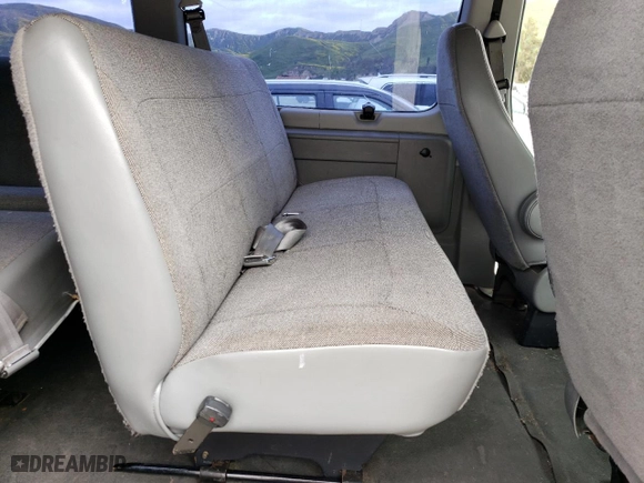 2004 Ford Econoline Wagon XL with VIN 1FBNE31L64HA33260, listed as a Copart auction lot 46142784 with 116,136 mi miles and Clean Title. Bid and sale history available at carsss.com. Image 11.