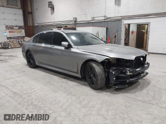 2020 BMW 7 Series 750i xDrive with VIN WBA7U2C06LBX84829, listed as a IAAI auction lot 41748781 with 70,450 mi miles. Bid and sale history available at carsss.com. Image 1.