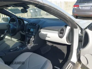 2007 Mercedes-Benz SLK 350 с VIN WDBWK56FX7F142388, выставлен на аукционе IAAI как лот 42076577 с пробегом 77 856 миль миль и . История ставок и продаж доступна на DreamBid. Изображение 5.