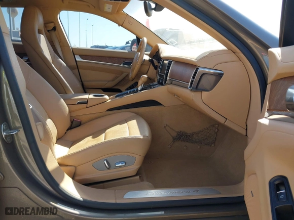 2011 Porsche Panamera with VIN WP0AA2A74BL013621, listed as a IAAI auction lot 41865590 with 1 mi miles. Bid and sale history available at carsss.com. Image 5.