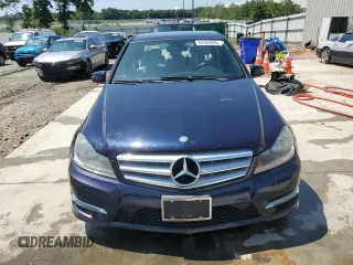 2013 Mercedes-Benz C 300 Sport с VIN WDDGF8AB9DR252462, выставлен на аукционе Copart как лот 62599095 с пробегом 132 670 миль миль и Списание • Salvage title. История ставок и продаж доступна на DreamBid. Изображение 5.