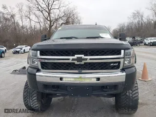 2010 Chevrolet Silverado 1500 LT with VIN 3GCRKSE34AG167328, listed as a IAAI auction lot 41371437 with 101,977 mi miles. Bid and sale history available at carsss.com. Image 12.