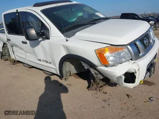 2013 Nissan Titan PRO-4X with VIN 1N6BA0EC6DN305470, listed as a IAAI auction lot 41219072 with 1 mi miles. Bid and sale history available at carsss.com. Image 6.