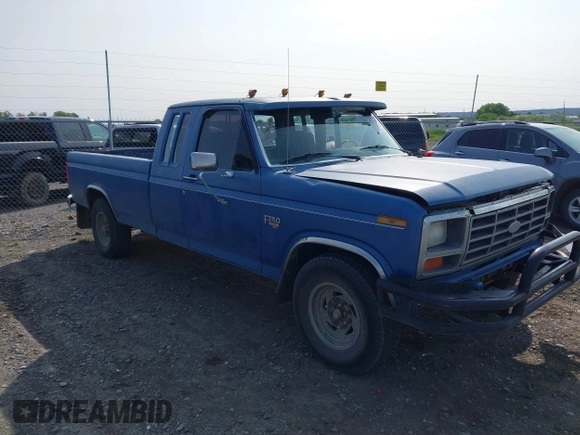1985 Ford F-250 z VIN 1FTHX25L8FKA37064, wystawiony jako IAAI lot #42373947 z przebiegiem 12 428 mil mil oraz . Historia ofert i sprzedaży dostępna na DreamBid. Obrazek 1.