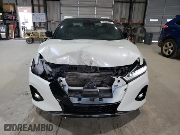 2020 Nissan Maxima SR z VIN 1N4AA6EV5LC374850, wystawiony jako Copart lot #55486855 z przebiegiem 127 967 mil mil oraz Szkoda całkowita • Salvage title. Historia ofert i sprzedaży dostępna na DreamBid. Obrazek 5.